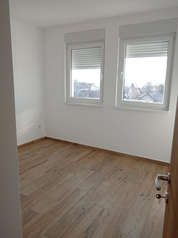 Stan na prodaju u Beogradu, Zemun centar, cetvorosoban, 71m2, cena 210000 evra
