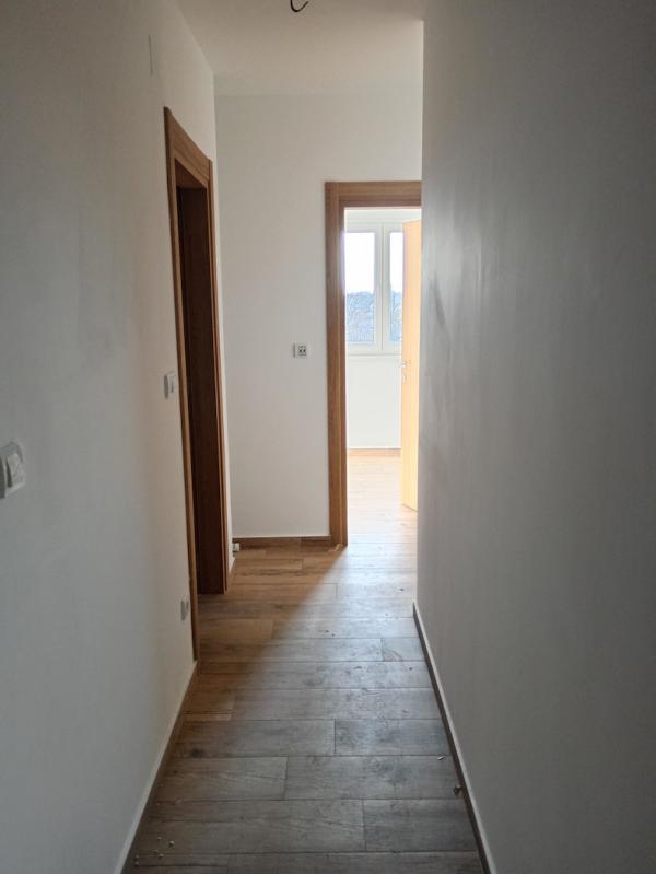 Stan na prodaju u Beogradu, Zemun centar, cetvorosoban, 71m2, cena 210000 evra