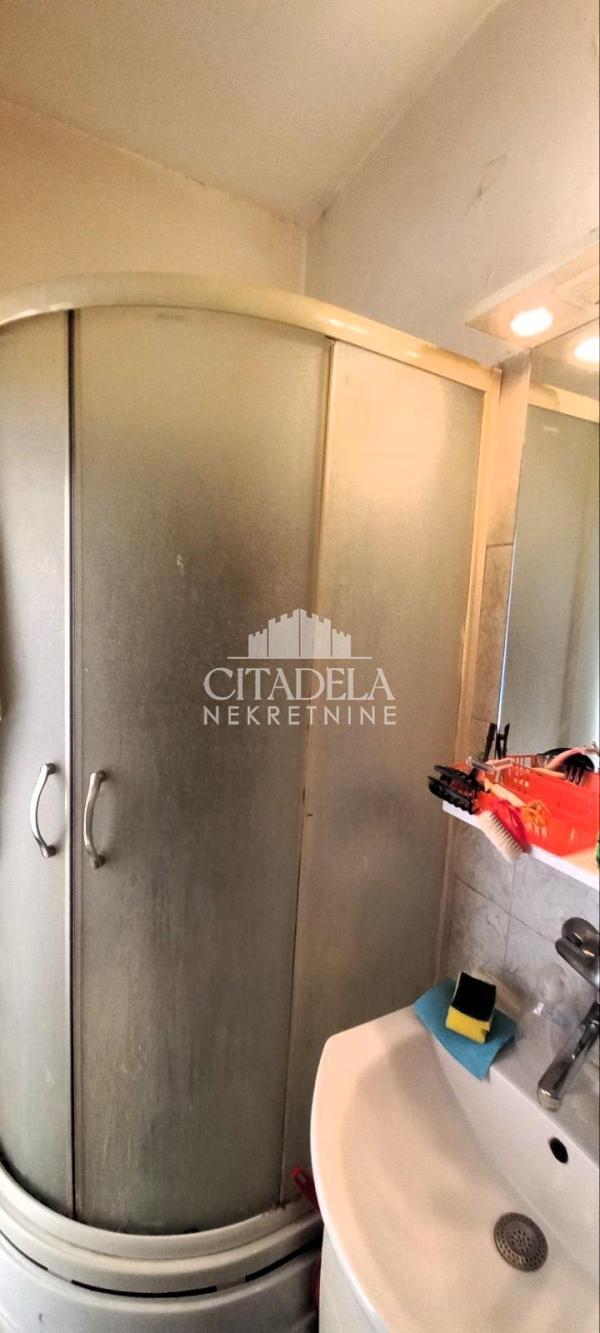 Stan na prodaju u Beogradu, Stari grad, dvoiposoban, 54m2, cena 180000 evra