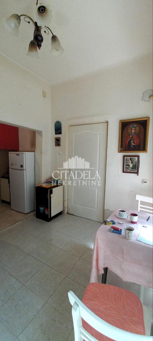 Stan na prodaju u Beogradu, Stari grad, dvoiposoban, 54m2, cena 180000 evra