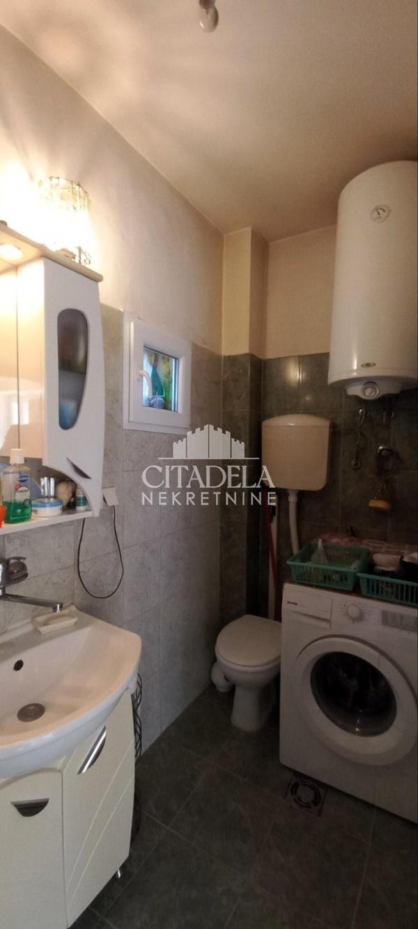 Stan na prodaju u Beogradu, Stari grad, dvoiposoban, 54m2, cena 180000 evra