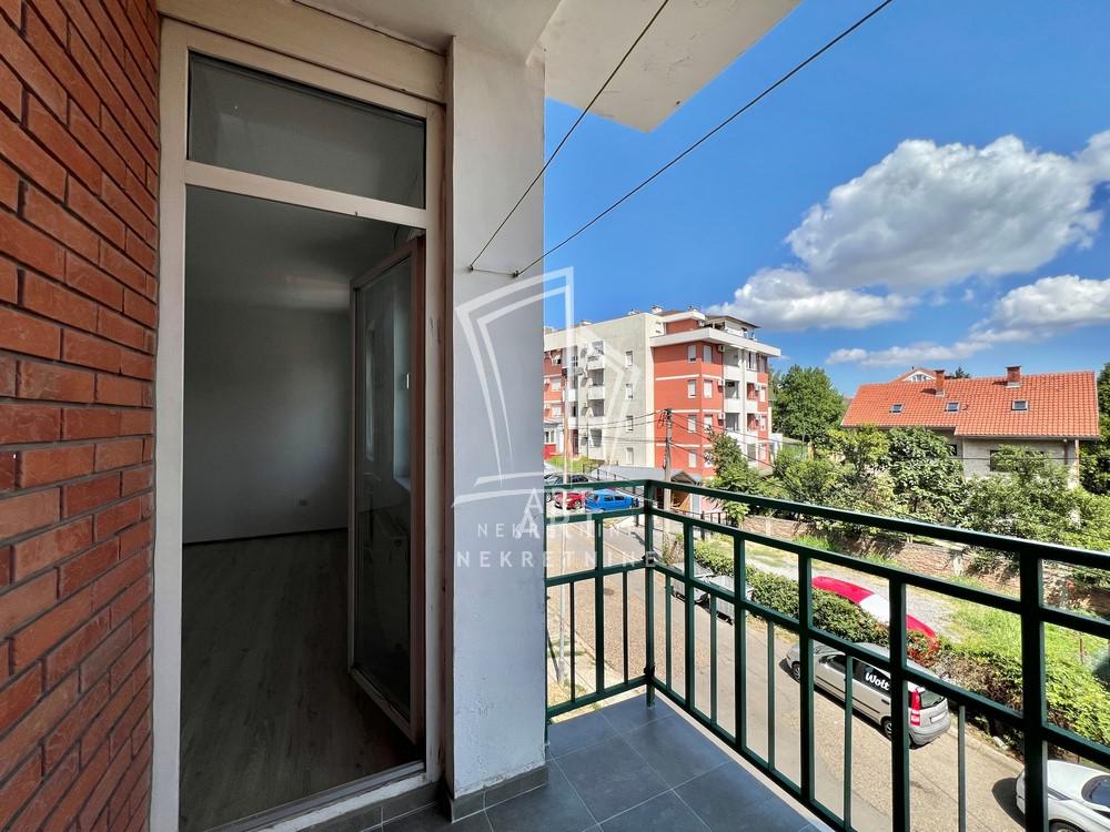 Stan na prodaju u Beogradu, Zvezdara, jednoiposoban, 52m2, cena 135000 evra