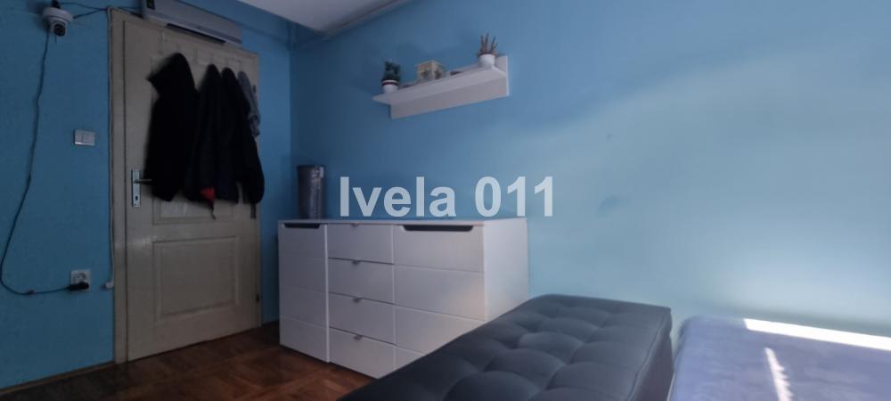 Stan na prodaju u Beogradu, Petlovo brdo, dvoiposoban, 63m2, cena 85000 evra