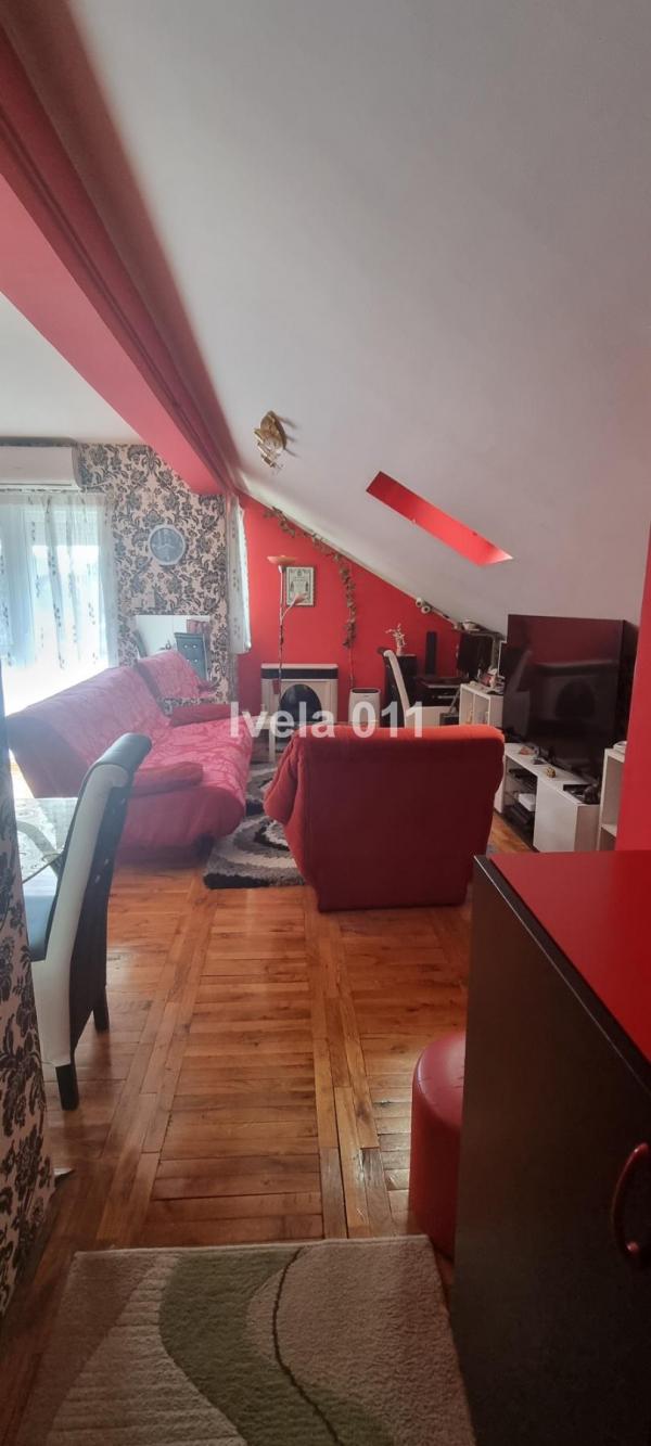 Stan na prodaju u Beogradu, Petlovo brdo, dvoiposoban, 63m2, cena 85000 evra