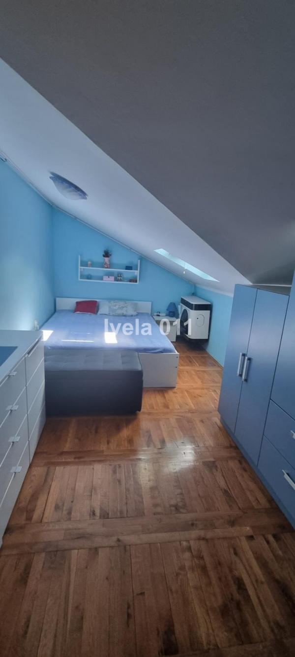 Stan na prodaju u Beogradu, Petlovo brdo, dvoiposoban, 63m2, cena 85000 evra