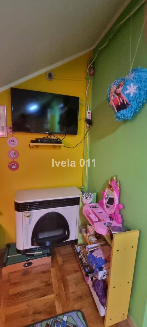 Stan na prodaju u Beogradu, Petlovo brdo, dvoiposoban, 63m2, cena 85000 evra