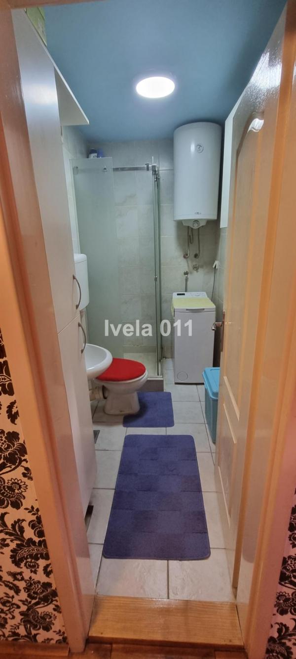 Stan na prodaju u Beogradu, Petlovo brdo, dvoiposoban, 63m2, cena 85000 evra