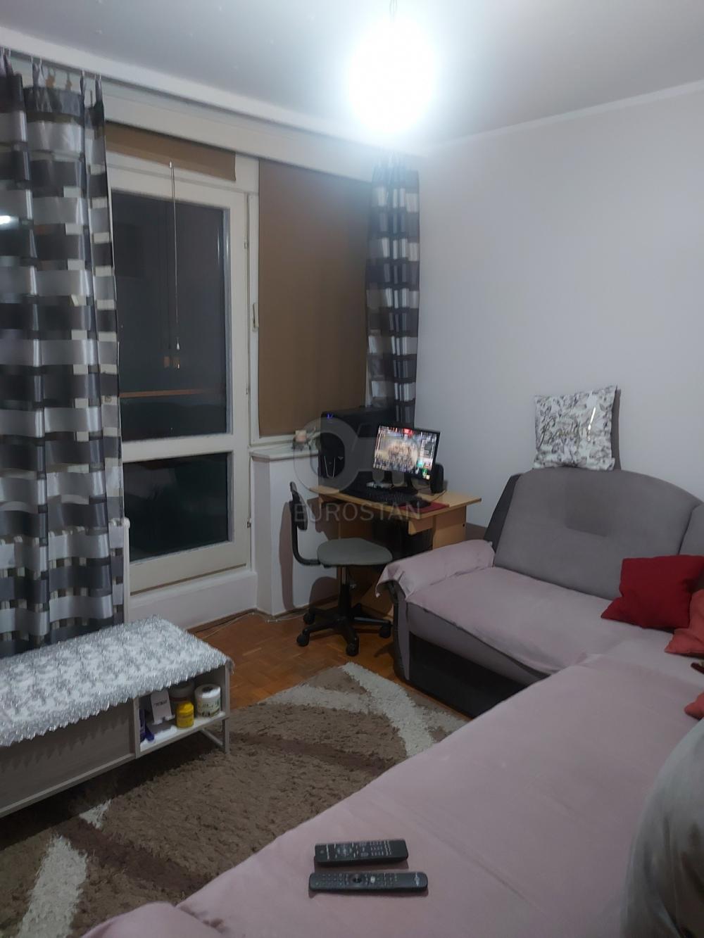 Stan na prodaju u Beogradu, Novi Beograd, troiposoban, 82m2, cena 268000 evra