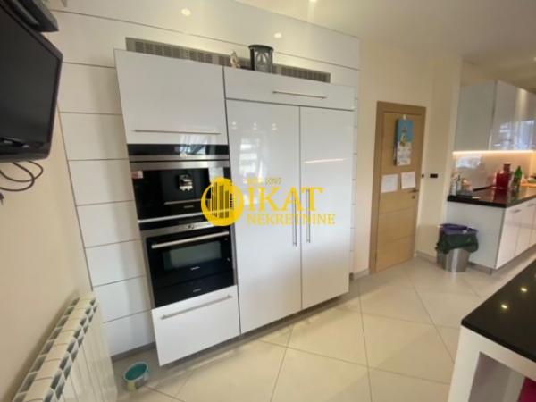 Stan na prodaju u Beogradu, Dedinje, 369m2, cena 1100000 evra