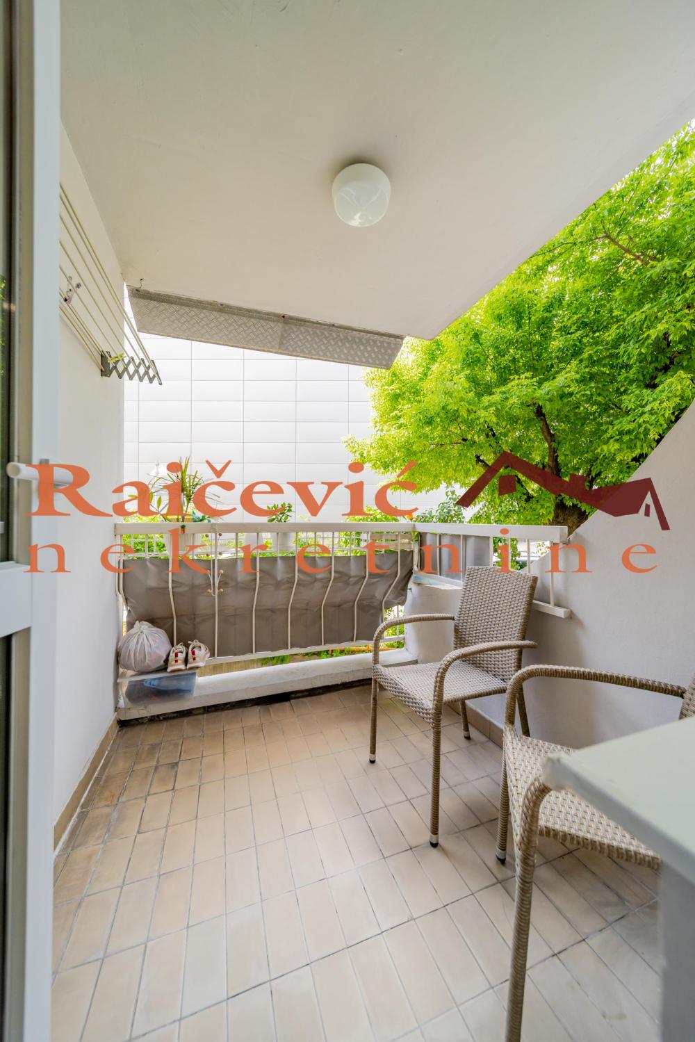 Stan na prodaju u Beogradu, Voždovac, trosoban, 66m2, cena 216000 evra