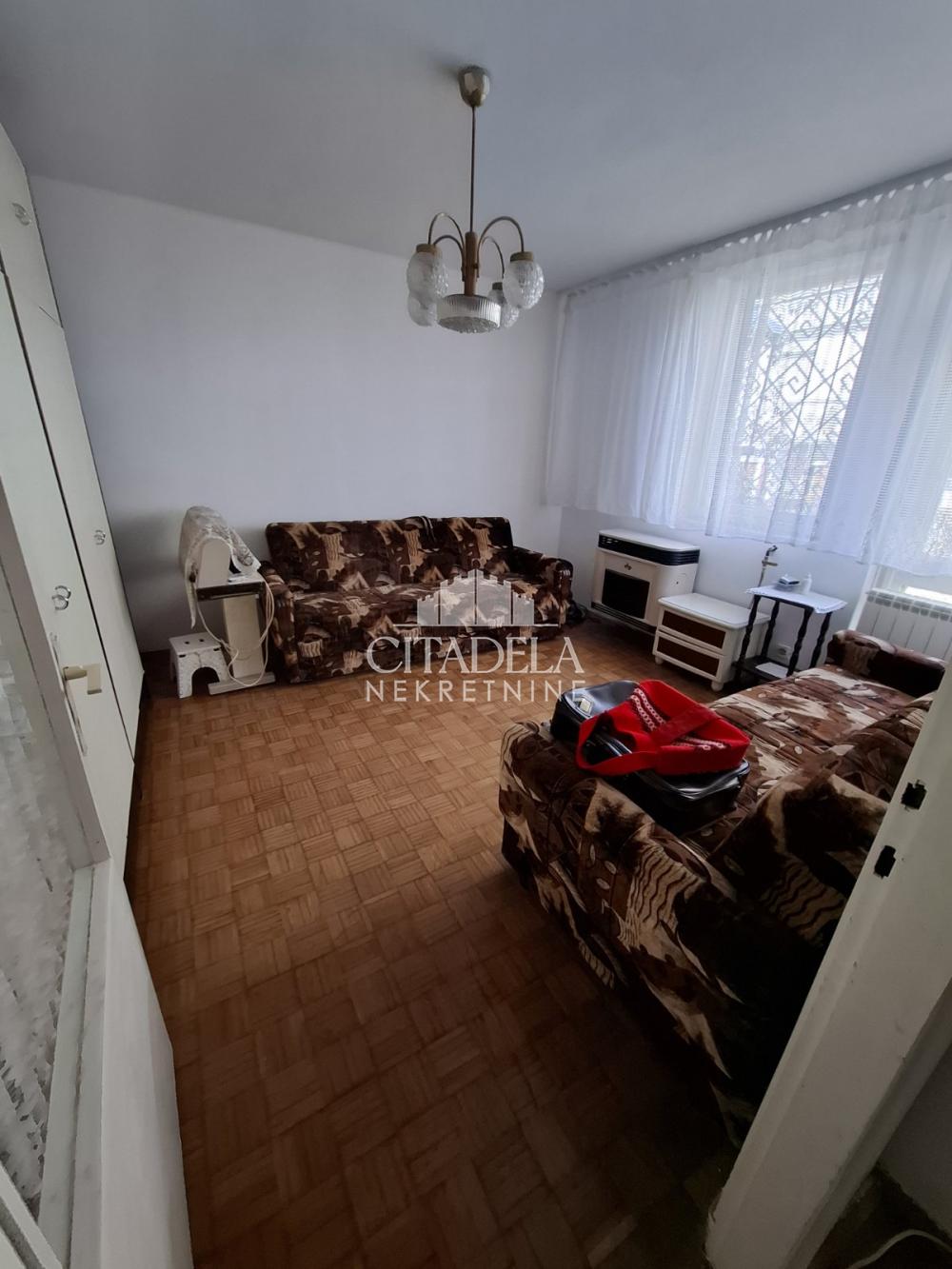 Stan na prodaju u Beogradu, Petlovo brdo, dvosoban, 56m2, cena 110000 evra