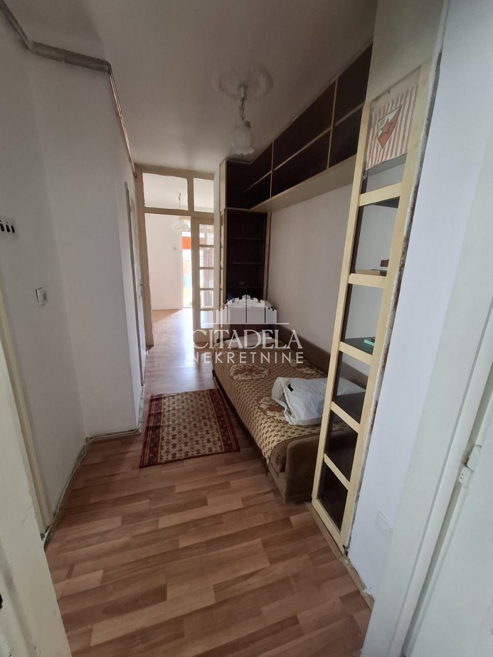 Stan na prodaju u Beogradu, Petlovo brdo, dvosoban, 56m2, cena 110000 evra