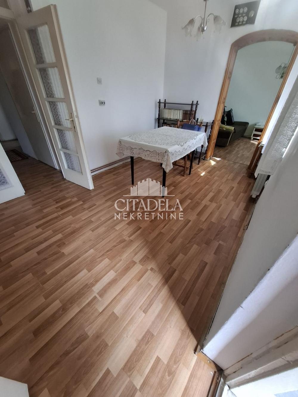 Stan na prodaju u Beogradu, Petlovo brdo, dvosoban, 56m2, cena 110000 evra