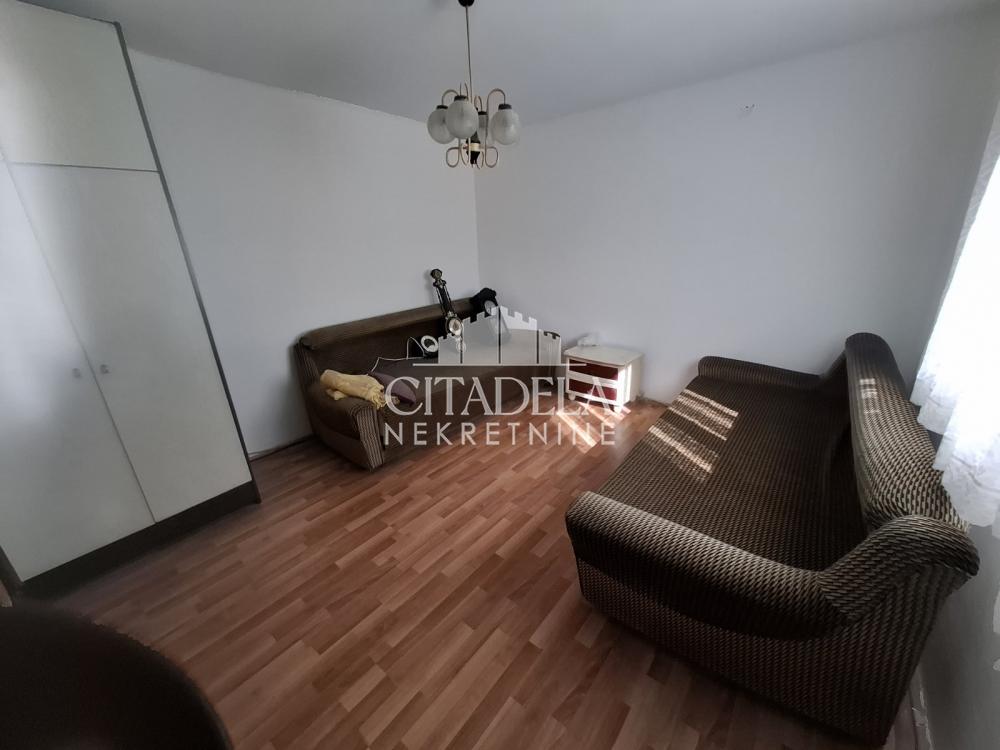 Stan na prodaju u Beogradu, Petlovo brdo, dvosoban, 56m2, cena 110000 evra