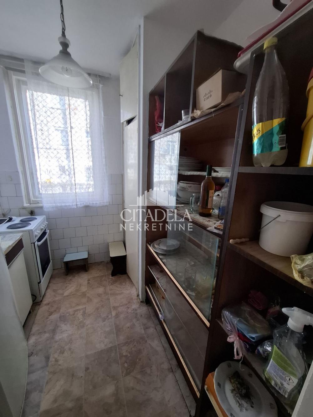 Stan na prodaju u Beogradu, Petlovo brdo, dvosoban, 56m2, cena 110000 evra