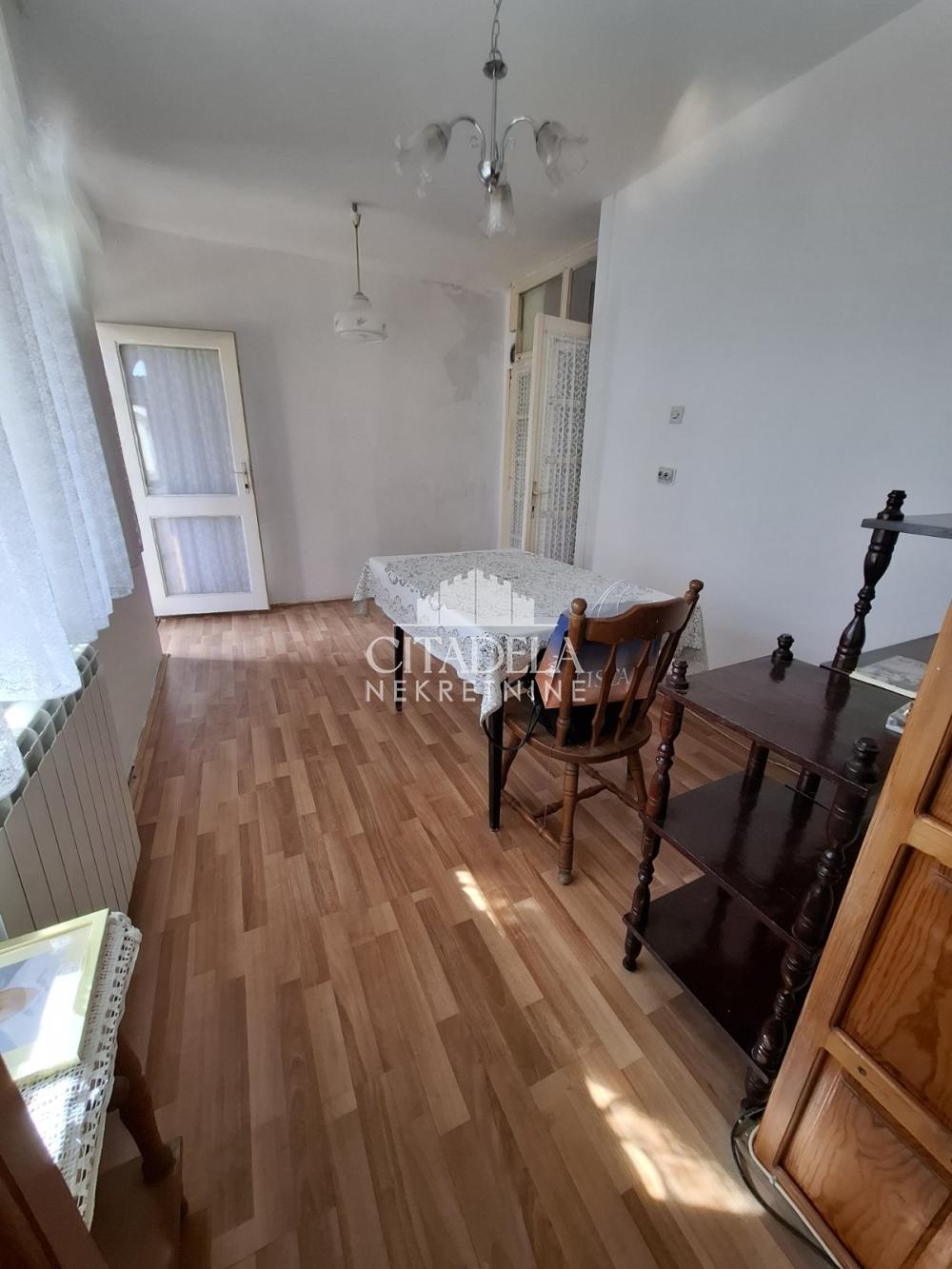 Stan na prodaju u Beogradu, Petlovo brdo, dvosoban, 56m2, cena 110000 evra