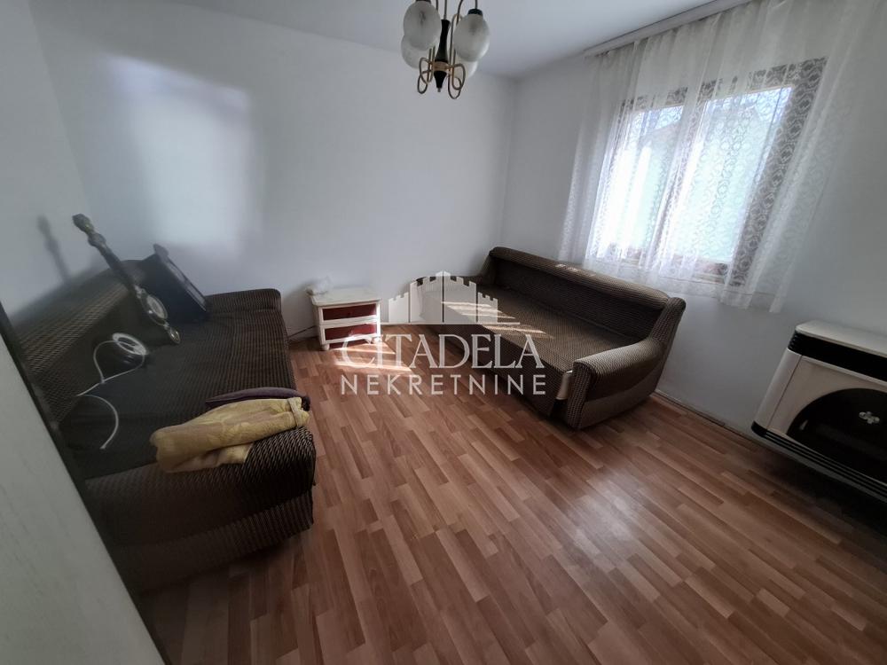 Stan na prodaju u Beogradu, Petlovo brdo, dvosoban, 56m2, cena 110000 evra