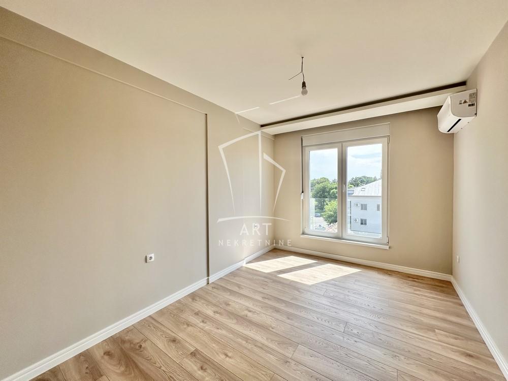 Stan na prodaju u Beogradu, Gornji grad, trosoban, 98m2, cena 323000 evra