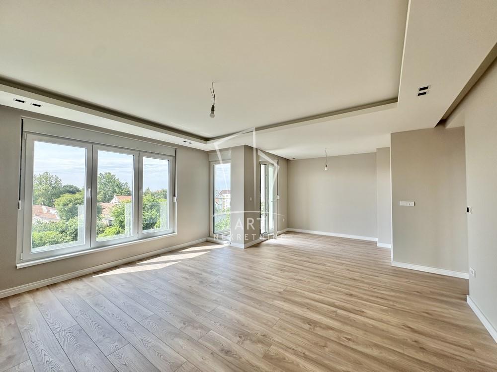 Stan na prodaju u Beogradu, Gornji grad, cetvorosoban, 119m2, cena 394000 evra