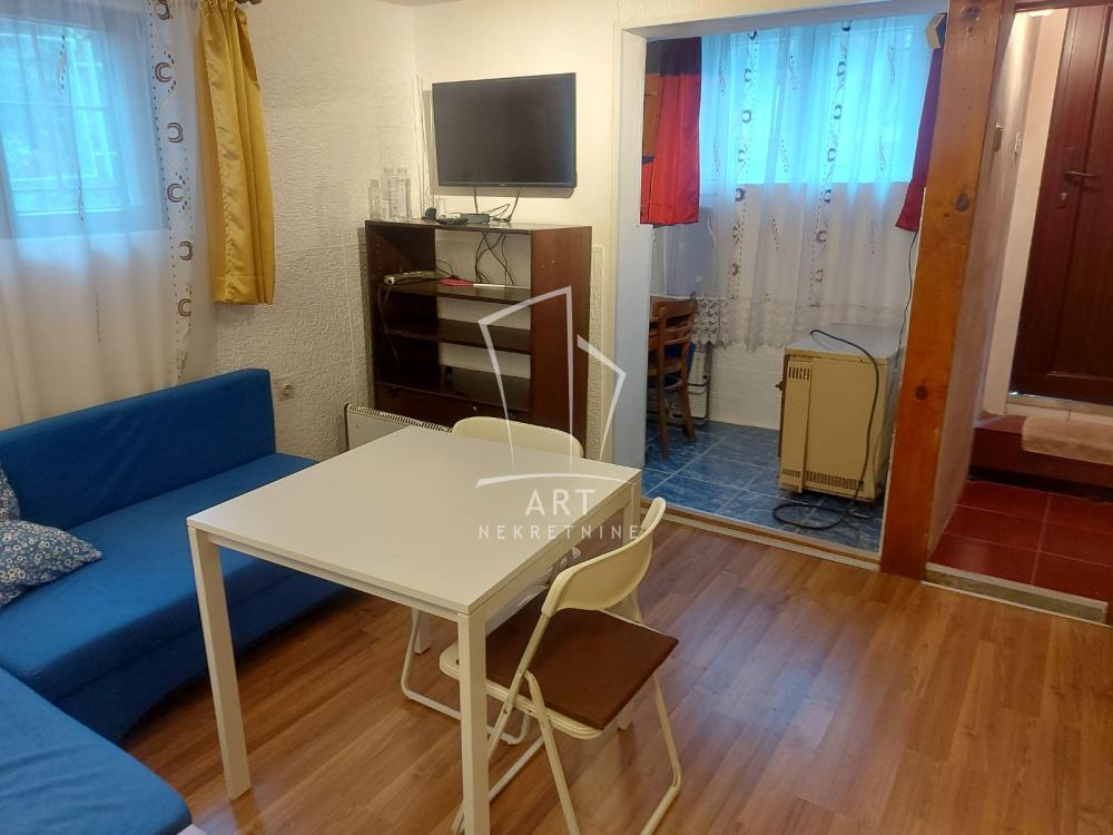 Stan na prodaju u Beogradu, Voždovac, 18m2, cena 50000 evra