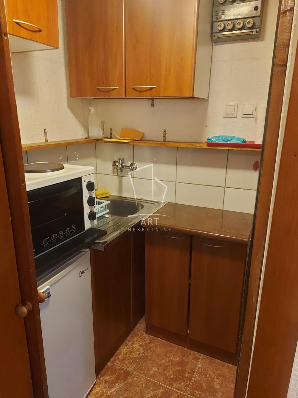 Stan na prodaju u Beogradu, Voždovac, 18m2, cena 50000 evra