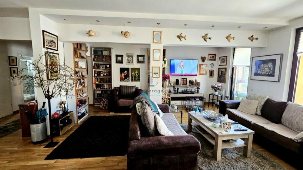 Stan na prodaju u Beogradu, Južni bulevar, dvoiposoban, 101m2, cena 319000 evra