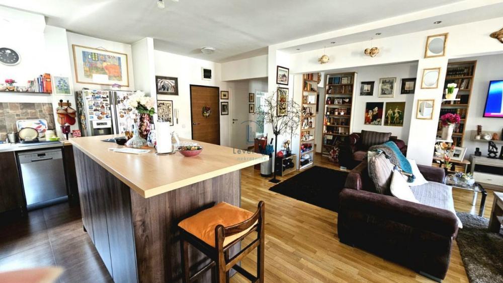 Stan na prodaju u Beogradu, Južni bulevar, dvoiposoban, 101m2, cena 319000 evra
