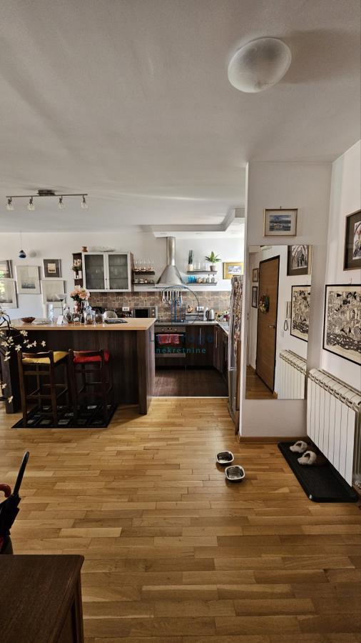 Stan na prodaju u Beogradu, Južni bulevar, dvoiposoban, 101m2, cena 319000 evra