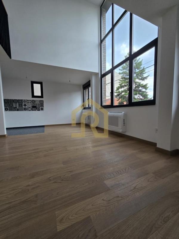 Stan na prodaju u Beogradu, Lion, trosoban, 70m2, cena 234000 evra