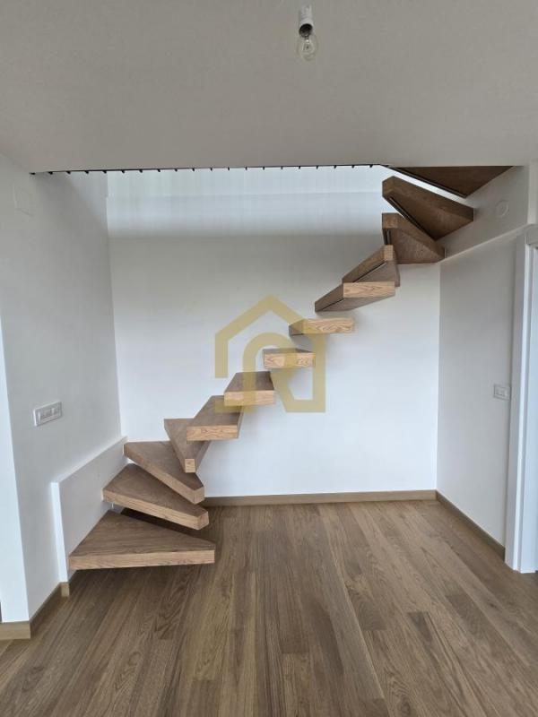 Stan na prodaju u Beogradu, Lion, trosoban, 70m2, cena 234000 evra