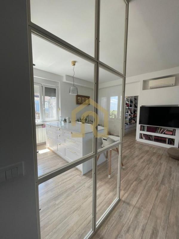 Stan na prodaju u Beogradu, Beograd (centar), trosoban, 73m2, cena 349000 evra
