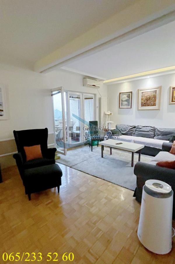 Stan na prodaju u Beogradu, Rakovica, cetvorosoban, 90m2, cena 225000 evra