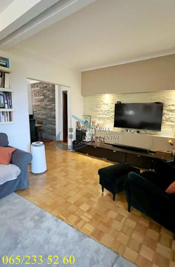 Stan na prodaju u Beogradu, Rakovica, cetvorosoban, 90m2, cena 225000 evra