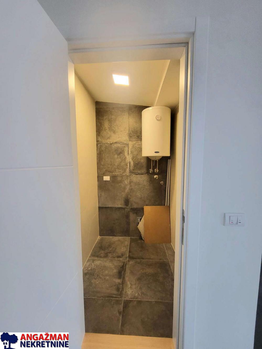 Stan na prodaju u Beogradu, Cvetkova pijaca, cetvorosoban, 150m2, cena 330000 evra