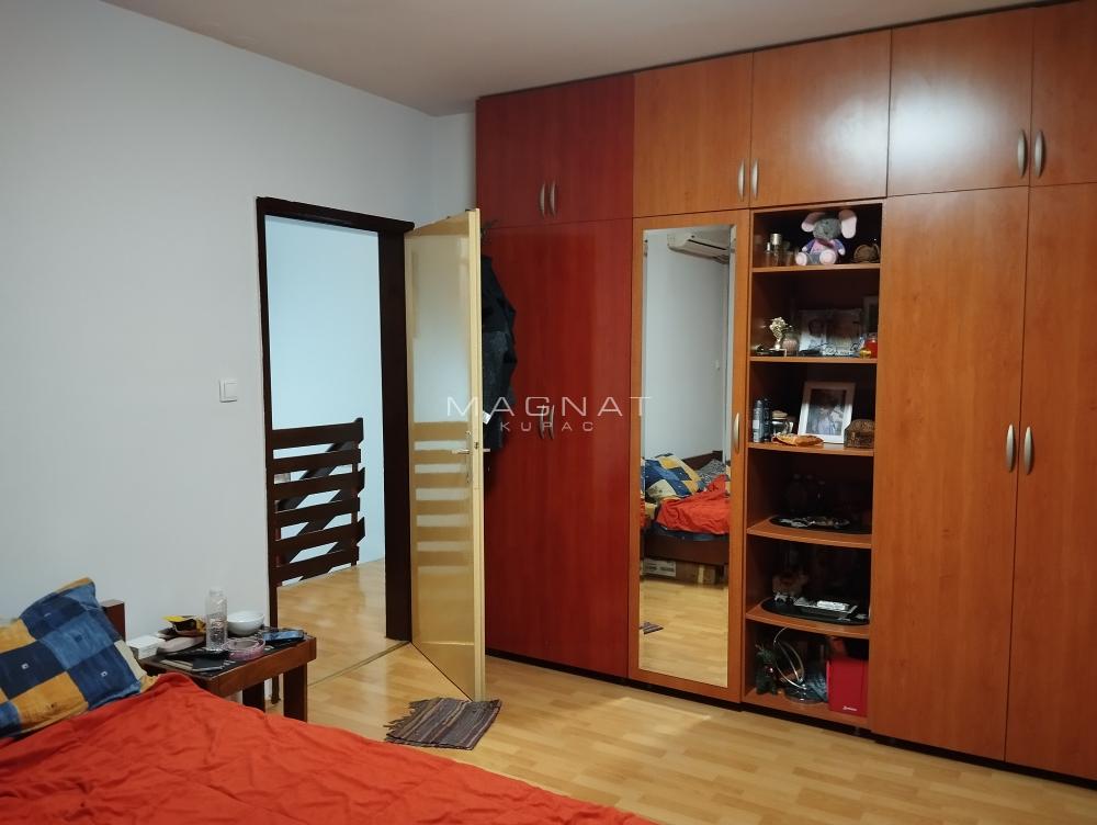 Stan na prodaju u Beogradu, Rakovica, cetvorosoban, 108m2, cena 270000 evra