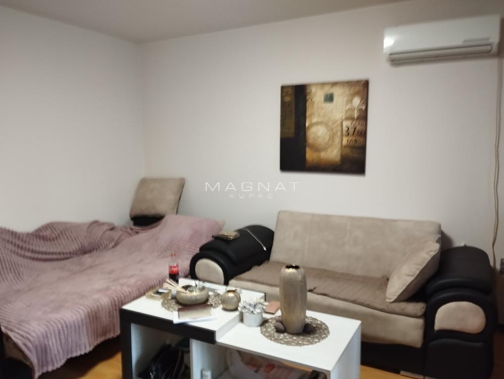 Stan na prodaju u Beogradu, Rakovica, cetvorosoban, 108m2, cena 270000 evra