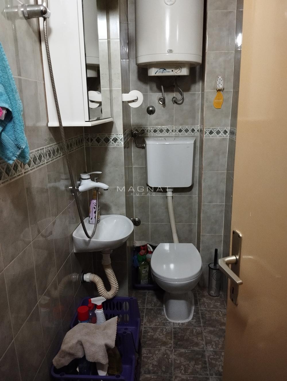Stan na prodaju u Beogradu, Rakovica, cetvorosoban, 108m2, cena 270000 evra