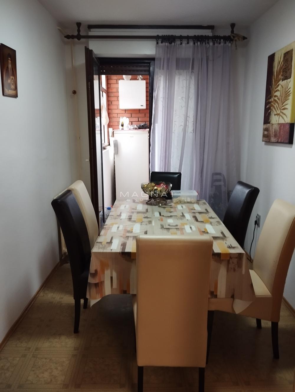 Stan na prodaju u Beogradu, Rakovica, cetvorosoban, 108m2, cena 270000 evra