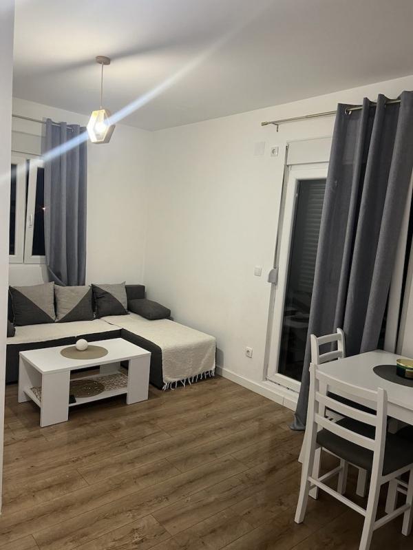 Stan na prodaju u Beogradu, Krnjača, jednoiposoban, 30m2, cena 91000 evra