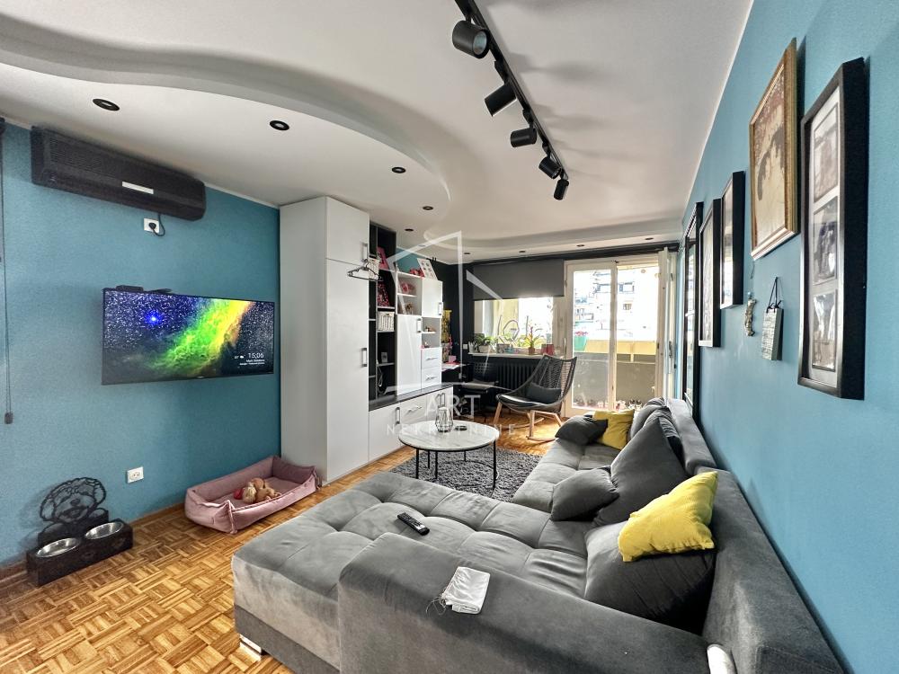 Stan na prodaju u Beogradu, Novi Beograd, dvoiposoban, 74m2, cena 225000 evra