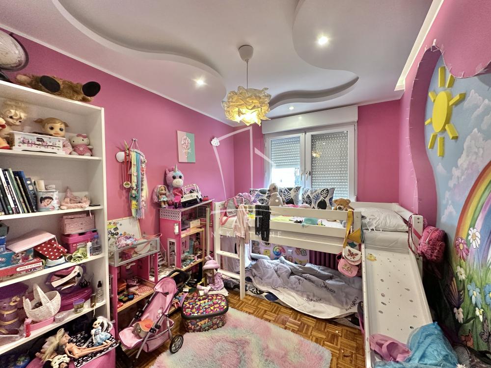 Stan na prodaju u Beogradu, Novi Beograd, dvoiposoban, 74m2, cena 225000 evra