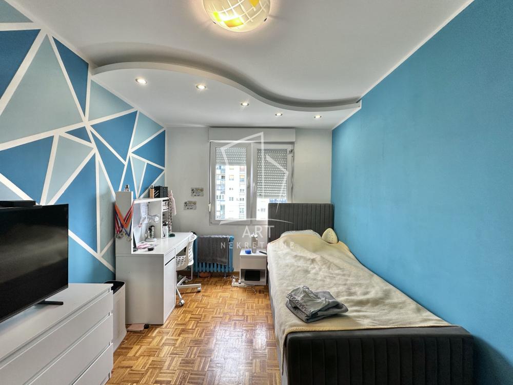 Stan na prodaju u Beogradu, Novi Beograd, dvoiposoban, 74m2, cena 225000 evra