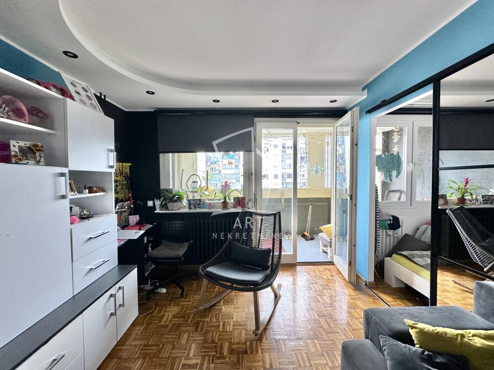 Stan na prodaju u Beogradu, Novi Beograd, dvoiposoban, 74m2, cena 225000 evra