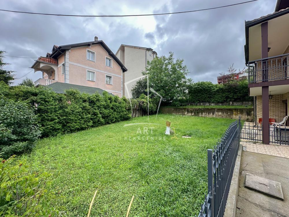 Stan na prodaju u Beogradu, Voždovac, trosoban, 99m2, cena 235000 evra