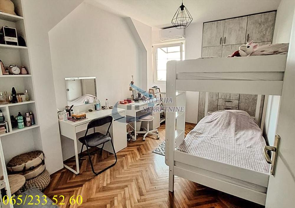 Stan na prodaju u Beogradu, Golf naselje, dvosoban, 57m2, cena 163500 evra