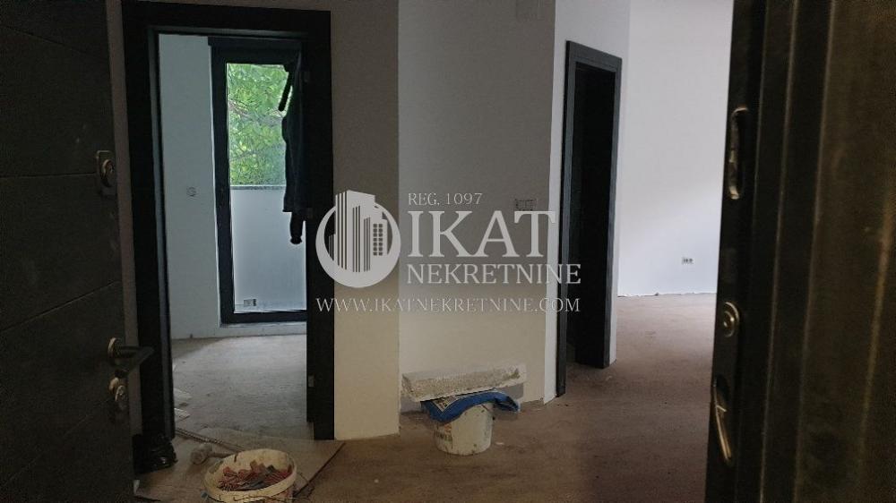 Stan na prodaju u Beogradu, Cvetkova pijaca, dvoiposoban, 60m2, cena 159000 evra