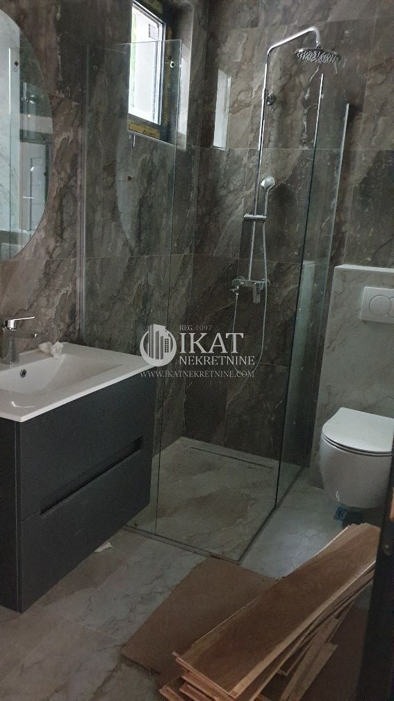 Stan na prodaju u Beogradu, Cvetkova pijaca, dvoiposoban, 60m2, cena 159000 evra