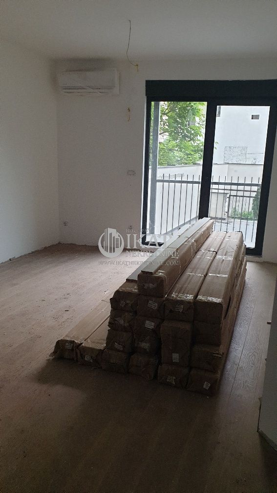Stan na prodaju u Beogradu, Cvetkova pijaca, dvoiposoban, 60m2, cena 159000 evra