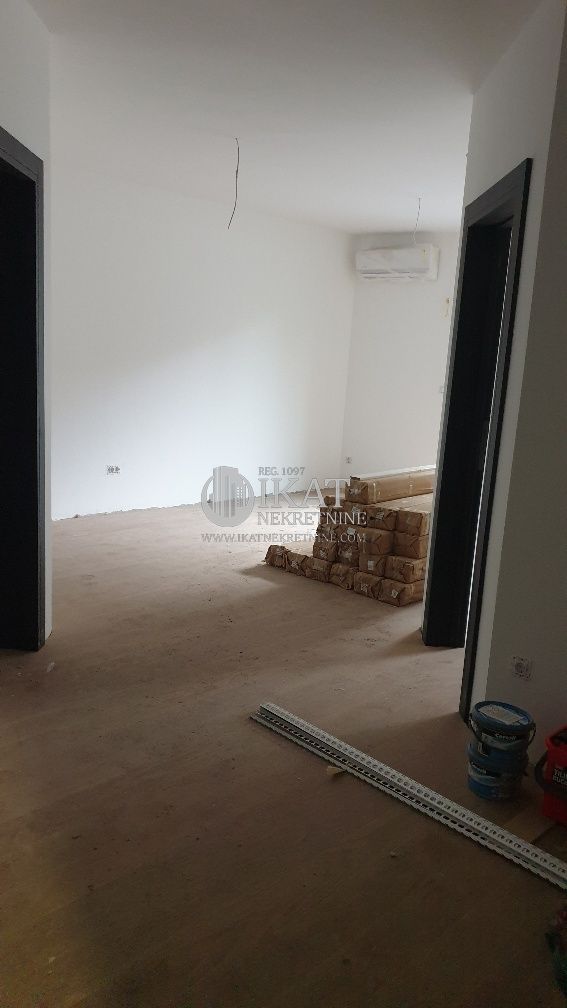 Stan na prodaju u Beogradu, Cvetkova pijaca, dvoiposoban, 60m2, cena 159000 evra