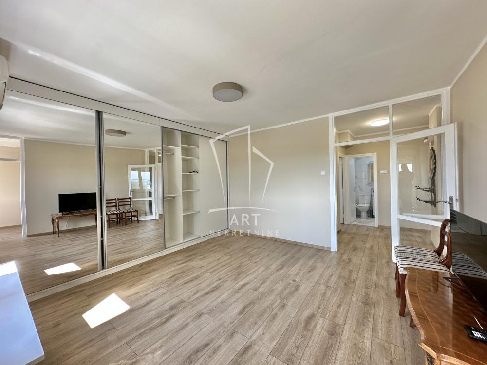Stan na prodaju u Beogradu, Čukarica, jednoiposoban, 50m2, cena 132000 evra